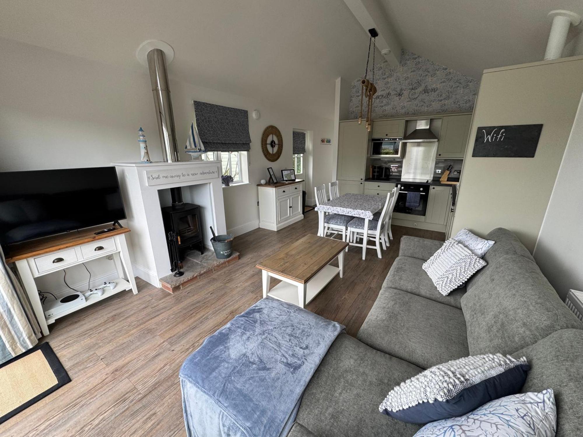Holiday home Secret Of Eden Seaside Escape *